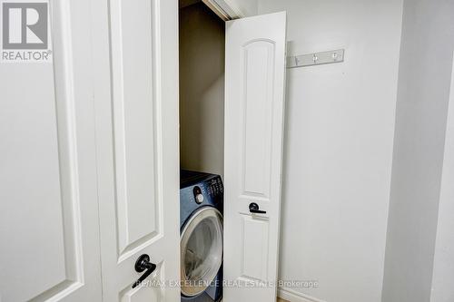 1860 Devos Drive, London, ON - Indoor Photo Showing Laundry Room