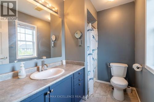 7 Gaydon Way, Brant, ON - Indoor Photo Showing Bathroom