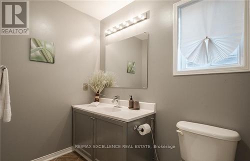 7 Gaydon Way, Brant, ON - Indoor Photo Showing Bathroom