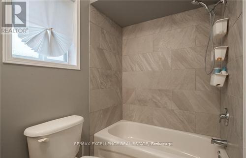 7 Gaydon Way, Brant, ON - Indoor Photo Showing Bathroom