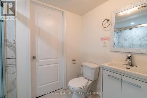 7 Gaydon Way, Brant, ON - Indoor Photo Showing Bathroom