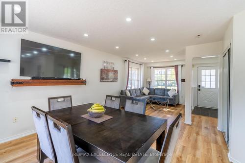 7 Gaydon Way, Brant, ON - Indoor Photo Showing Dining Room