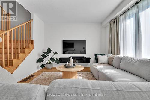 12 Whithorn Crescent, Haldimand, ON - Indoor Photo Showing Living Room