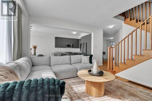 12 Whithorn Crescent, Haldimand, ON - Indoor Photo Showing Living Room