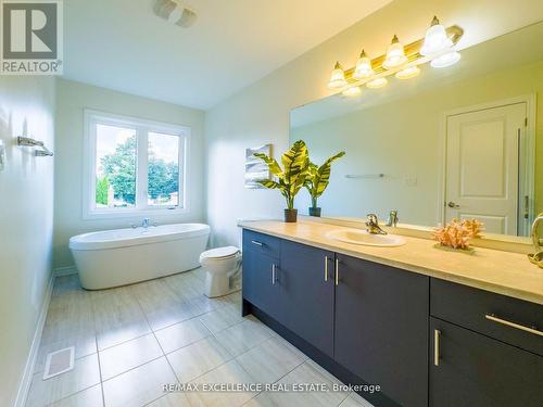 298 Okanagan Path, Oshawa, ON - Indoor Photo Showing Bathroom