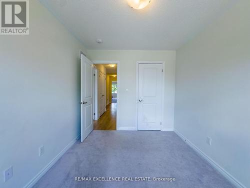 298 Okanagan Path, Oshawa, ON - Indoor Photo Showing Other Room