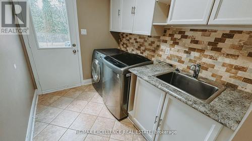 8 Elite Road, Caledon, ON - Indoor Photo Showing Kitchen