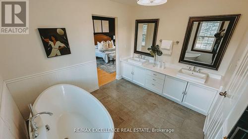 8 Elite Road, Caledon, ON - Indoor Photo Showing Bathroom