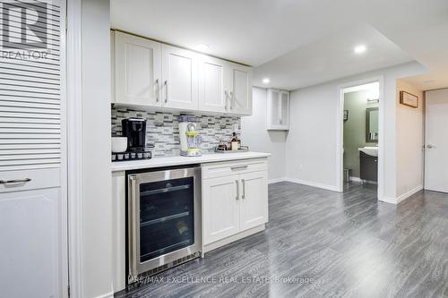 6 Brookview Road, Brampton, ON - Indoor Photo Showing Kitchen