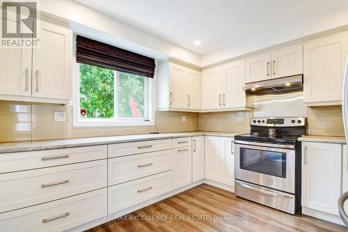 6 Brookview Road, Brampton, ON - Indoor Photo Showing Kitchen With Stainless Steel Kitchen