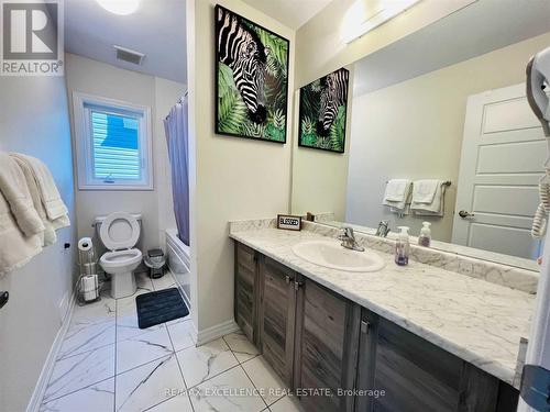 10 Charm Place N, Thorold, ON - Indoor Photo Showing Bathroom