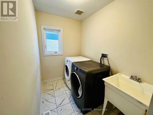 10 Charm Place N, Thorold, ON - Indoor Photo Showing Laundry Room