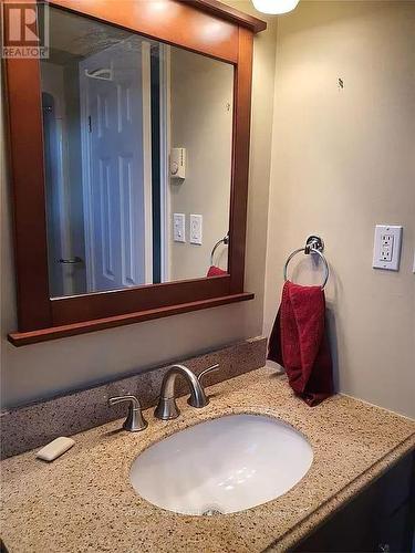 1034 Michener Boulevard, Timmins, ON - Indoor Photo Showing Bathroom