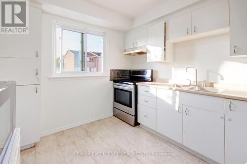 43 - 62 Moregate Crescent, Brampton, ON - Indoor Photo Showing Kitchen