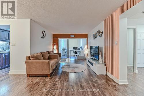 1002 - 5 Lisa Street, Brampton, ON - Indoor Photo Showing Living Room