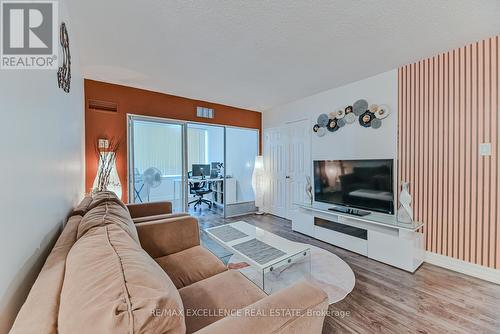 1002 - 5 Lisa Street, Brampton, ON - Indoor Photo Showing Living Room