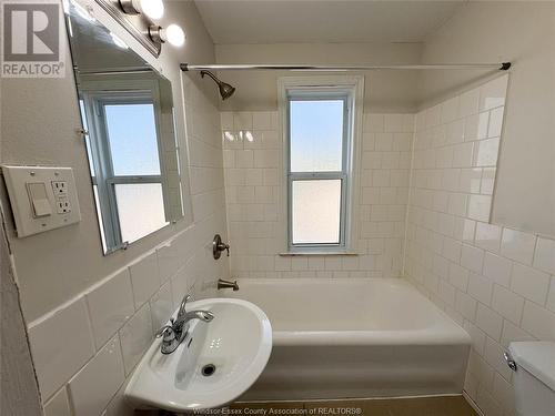 1250 Ouellette Unit# 203, Windsor, ON - Indoor Photo Showing Bathroom