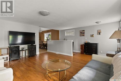 2109 Wallace Street, Regina, SK - Indoor Photo Showing Living Room