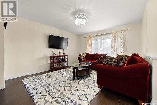 5249 Crane Crescent, Regina, SK - Indoor Photo Showing Living Room