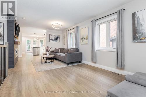 72 Gore Drive, Barrie, ON - Indoor Photo Showing Living Room