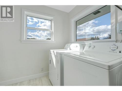 1163 Kensington Street, Penticton, BC - Indoor Photo Showing Laundry Room