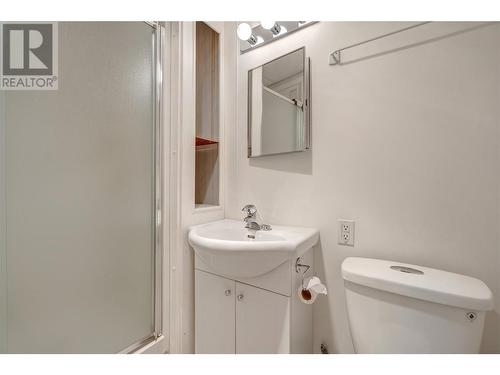 1163 Kensington Street, Penticton, BC - Indoor Photo Showing Bathroom