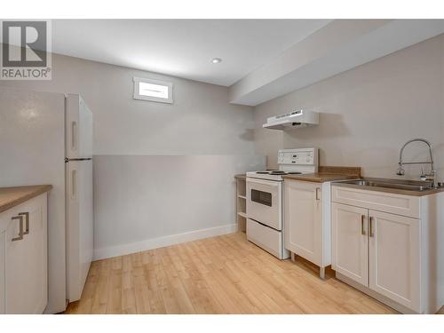 1163 Kensington Street, Penticton, BC - Indoor Photo Showing Kitchen