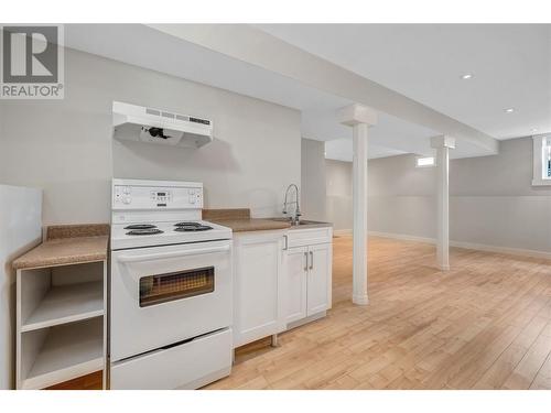 1163 Kensington Street, Penticton, BC - Indoor Photo Showing Kitchen