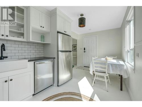 1163 Kensington Street, Penticton, BC - Indoor Photo Showing Kitchen