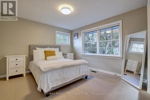 1275 Donlea Crescent, Oakville, ON - Indoor Photo Showing Bedroom