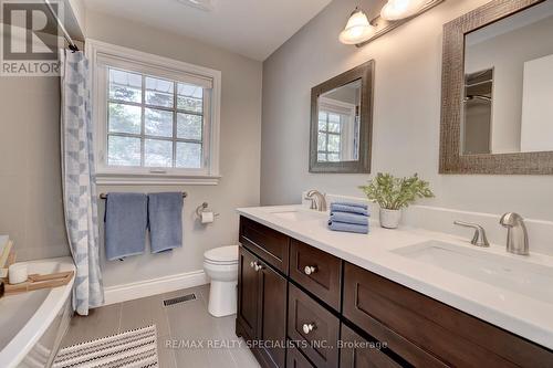 1275 Donlea Crescent, Oakville, ON - Indoor Photo Showing Bathroom