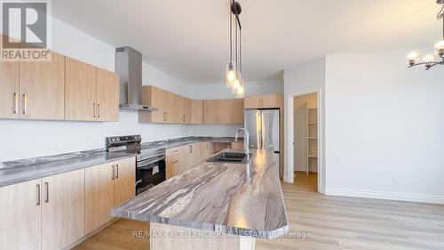 140 Landreville Drive, Sudbury Remote Area, ON - Indoor Photo Showing Kitchen With Double Sink