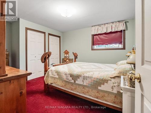 2666 Dominion Road, Fort Erie, ON - Indoor Photo Showing Bedroom