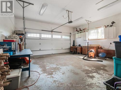 2666 Dominion Road, Fort Erie, ON - Indoor Photo Showing Garage