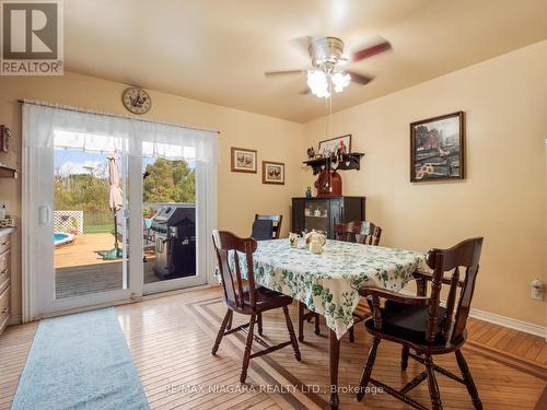 2666 Dominion Road, Fort Erie, ON - Indoor Photo Showing Dining Room