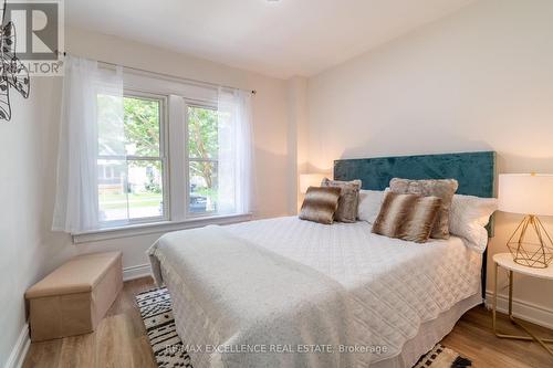 3561 King Street, Windsor, ON - Indoor Photo Showing Bedroom