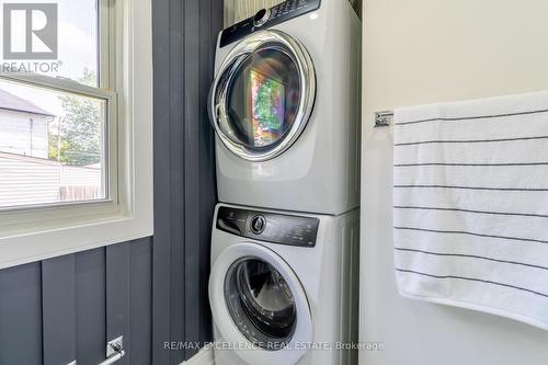 3561 King Street, Windsor, ON - Indoor Photo Showing Laundry Room