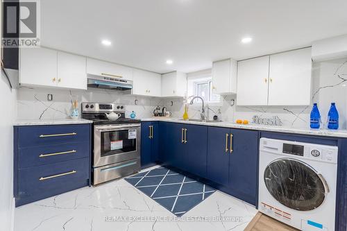 3561 King Street, Windsor, ON - Indoor Photo Showing Laundry Room