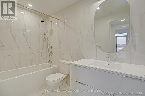 712 - 8 Beverley Glen Boulevard, Vaughan, ON - Indoor Photo Showing Bathroom