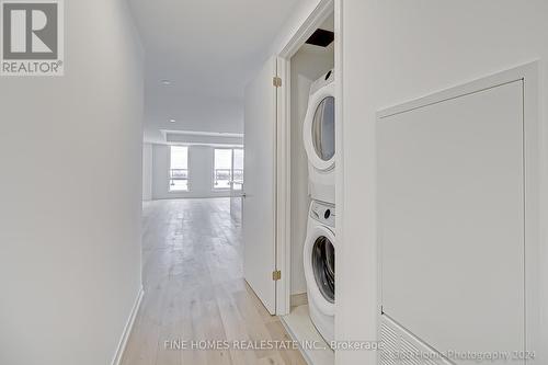 712 - 8 Beverley Glen Boulevard, Vaughan, ON - Indoor Photo Showing Laundry Room