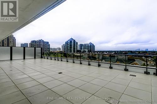 712 - 8 Beverley Glen Boulevard, Vaughan, ON -  With View