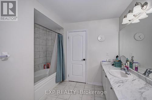 67 Knotty Pine Avenue, Cambridge, ON - Indoor Photo Showing Bathroom