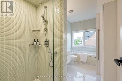 29 Macphail Avenue, Toronto, ON - Indoor Photo Showing Bathroom