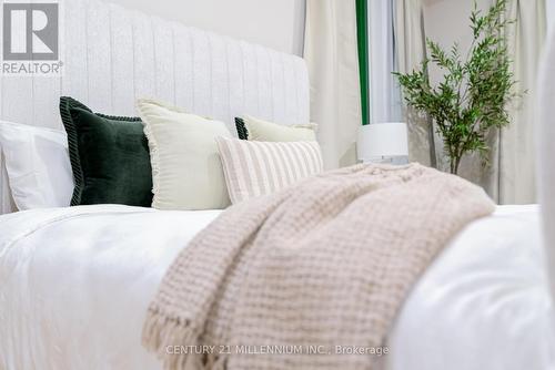 16382 Hillview Place, Caledon, ON - Indoor Photo Showing Bedroom