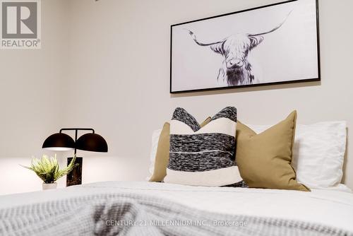 16382 Hillview Place, Caledon, ON - Indoor Photo Showing Bedroom