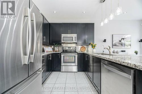 2 Pritchard Road, Brampton, ON - Indoor Photo Showing Kitchen With Upgraded Kitchen