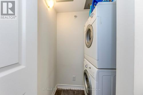 95 - 30 Carnation Avenue, Toronto, ON - Indoor Photo Showing Laundry Room