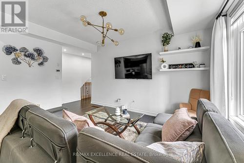 2722 William Jackson Drive, Pickering, ON - Indoor Photo Showing Living Room