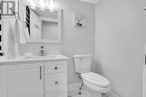 141 Osborn Avenue, Brantford, ON - Indoor Photo Showing Bathroom