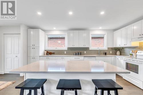 972 Curtis Crescent, Cobourg, ON - Indoor Photo Showing Kitchen With Double Sink With Upgraded Kitchen